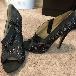 Black & Silver Peep Toe Heels.